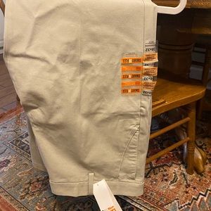 Men’s Dockers khaki pants